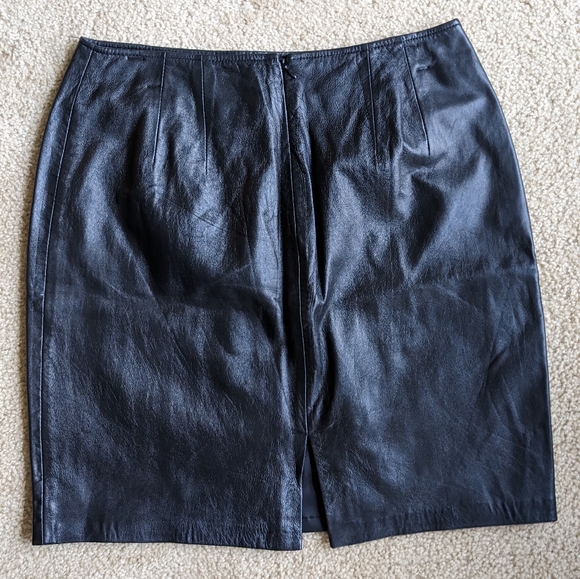 Croft & Barrows Black Lambskin genuine leather mini skirt sz 12 - Picture 2 of 5